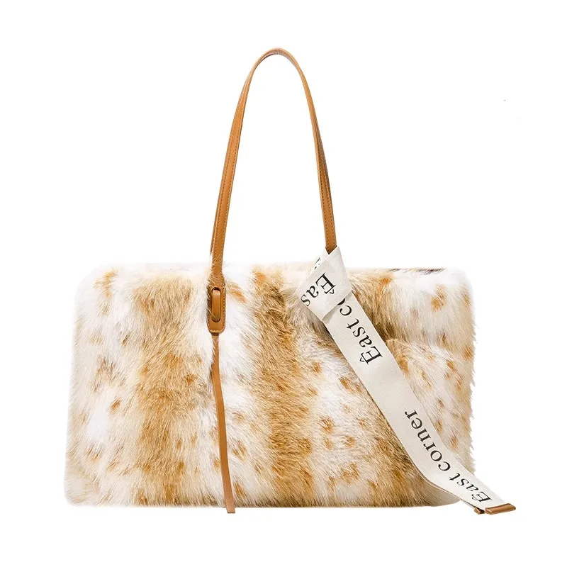[LN-TB-001-2510-06] The LEGACY Tote | Fuzzy Shearling